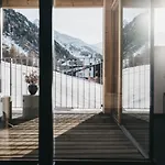 Отель The Crystal Vaya Unique Обергургль
