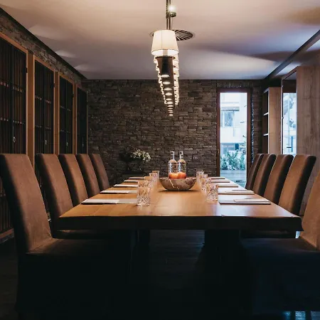 The Crystal Vaya Unique 4* オーバーグールグル