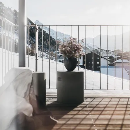 The Crystal Vaya Unique Hotel 4*