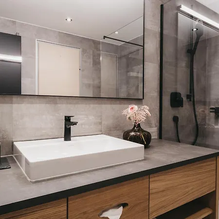 The Crystal Vaya Unique 4*