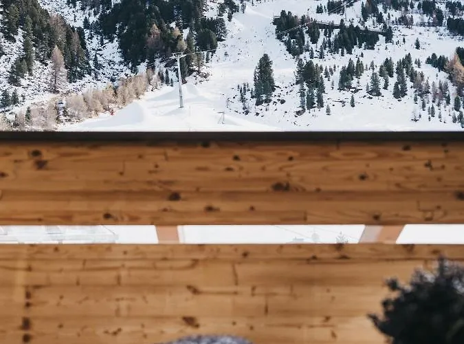 Hotel The Crystal Vaya Unique