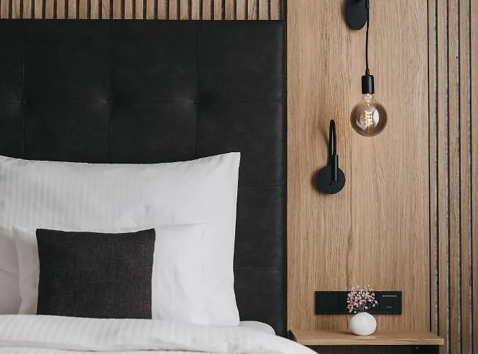 Hotel The Crystal Vaya Unique 4*