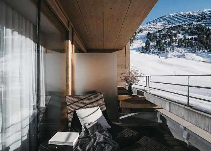 The Crystal Vaya Unique