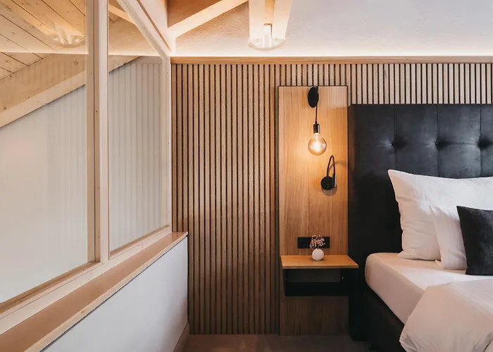 The Crystal Vaya Unique 4*