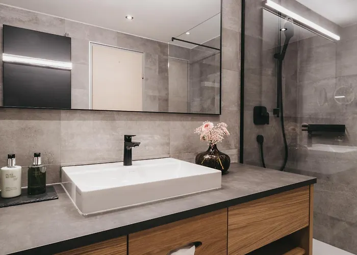 The Crystal Vaya Unique 4*