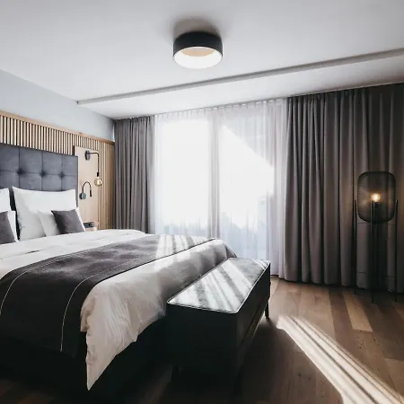 The Crystal Vaya Unique 호텔 4*