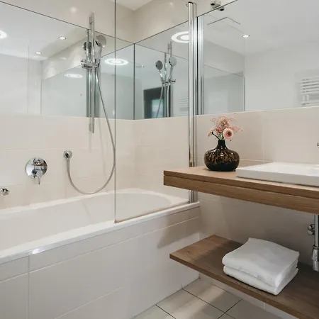 The Crystal Vaya Unique 호텔 오베르구르글