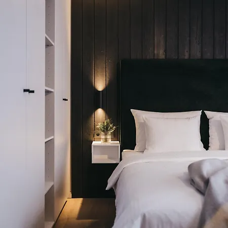 호텔 The Crystal Vaya Unique 4*