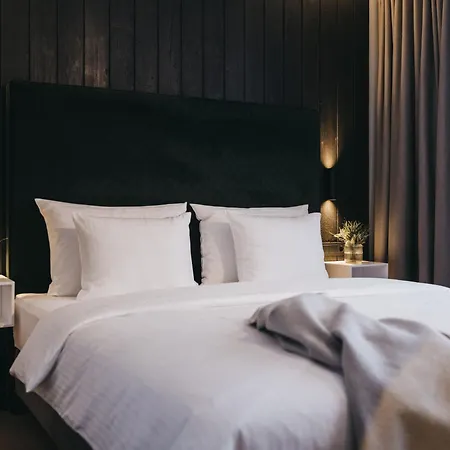 Hotel The Crystal Vaya Unique