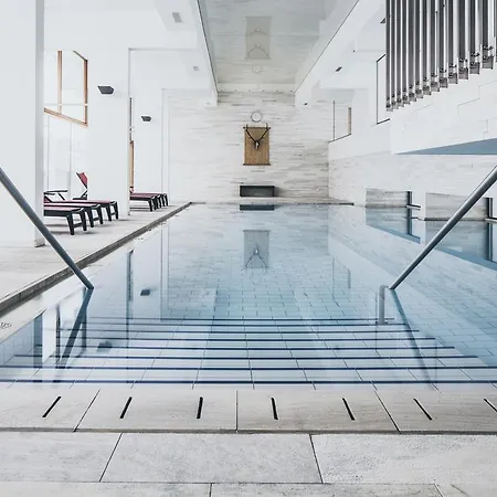 The Crystal Vaya Unique