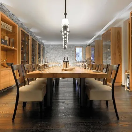 The Crystal Vaya Unique