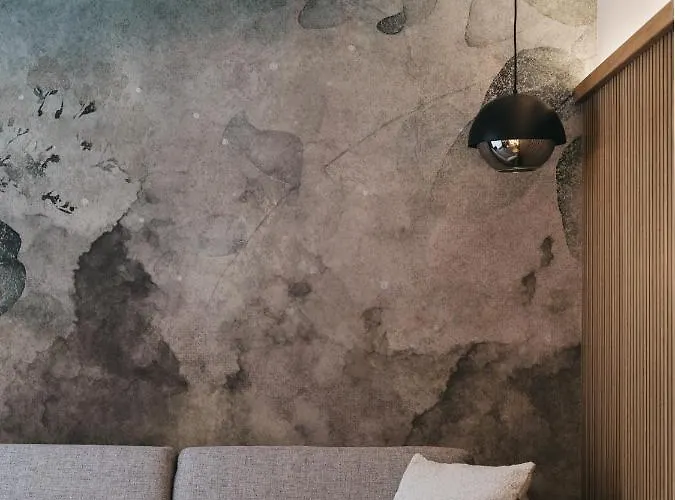 The Crystal Vaya Unique