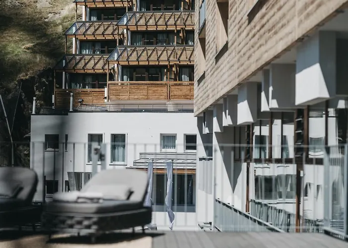 Hotel The Crystal Vaya Unique