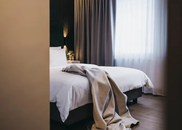 The Crystal Vaya Unique 4*