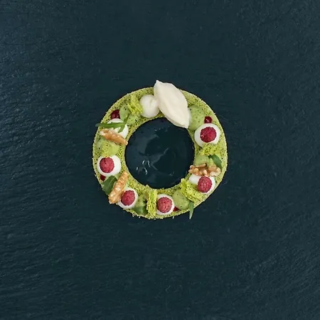 The Crystal Vaya Unique 酒店 4*